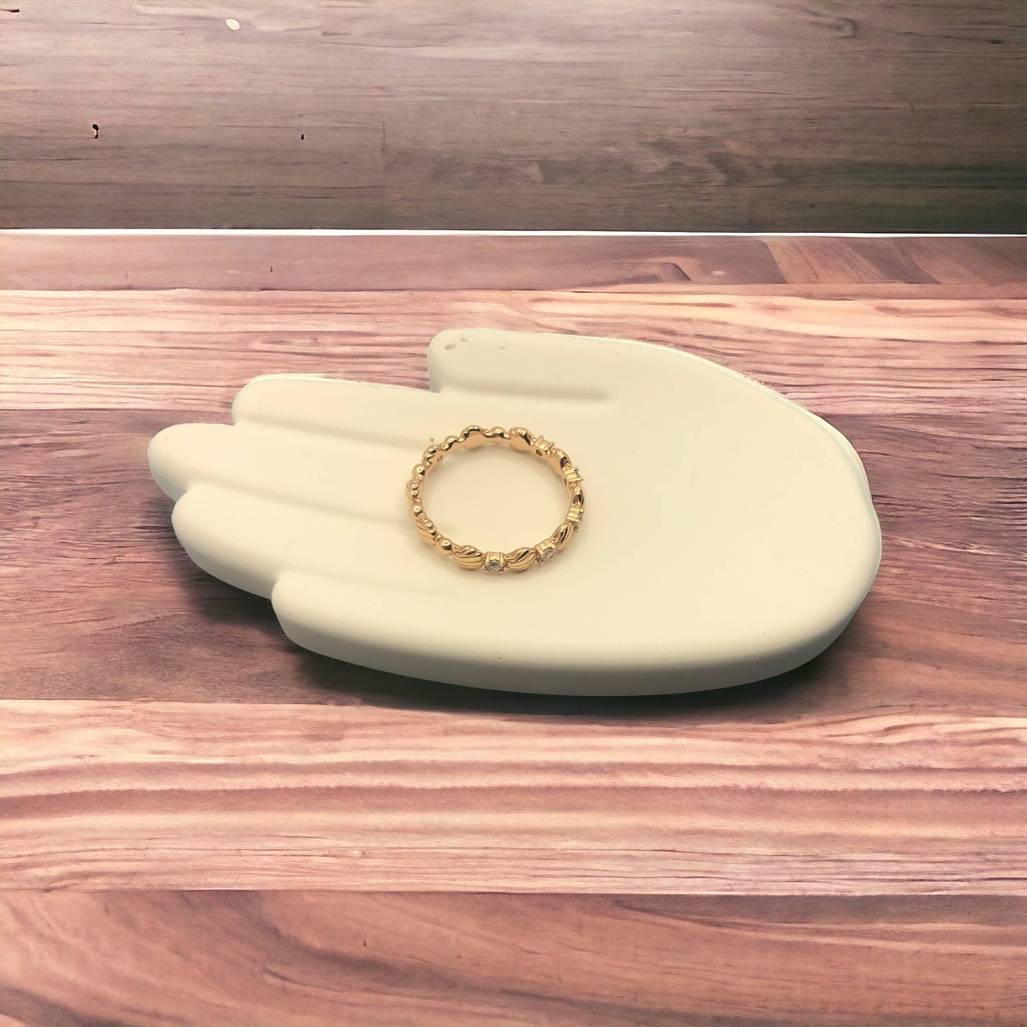 Eco Homeware Studio – Großhandel Schmuckschalen – Handgefertigter Jesmonit-Handteller, Weiß