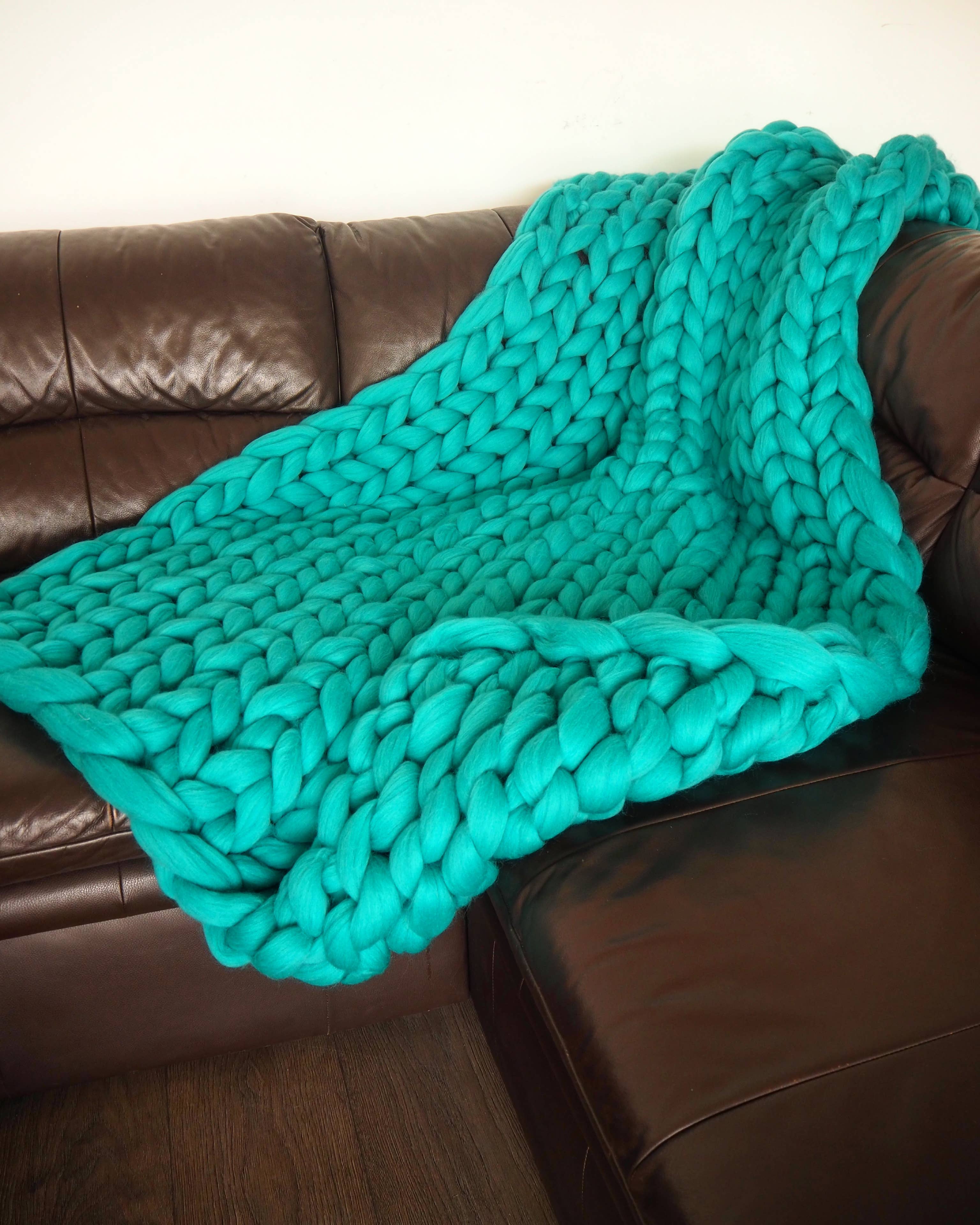 Chunky Wool Studio - Wholesale Throw Blanket - Chunky Knit Blanket  - 30 colors available23