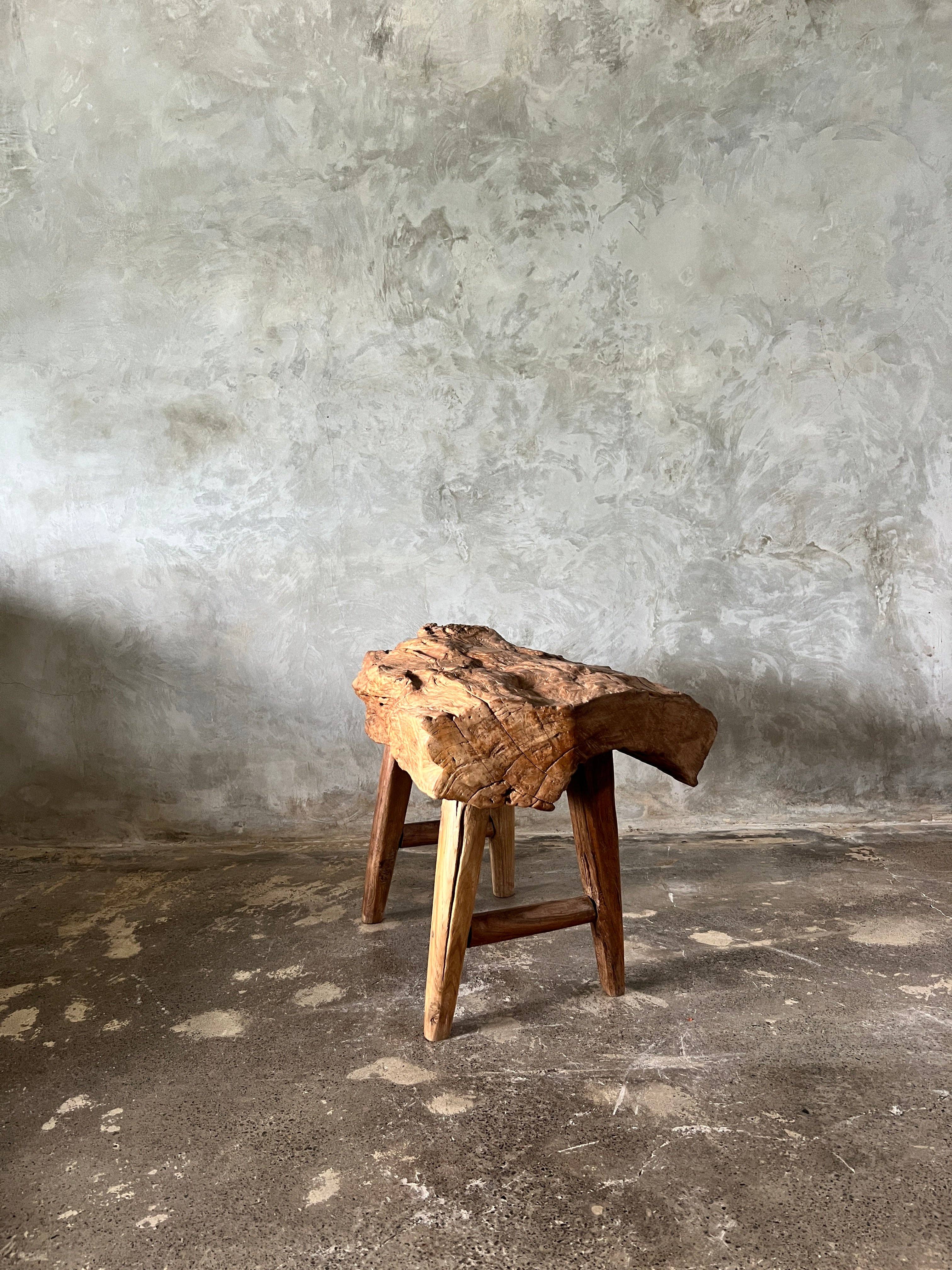 Office Objets - Venta al por mayor Bancos - Banco pequeño de teca asiática rubia con cuatro patas - Sembilan25