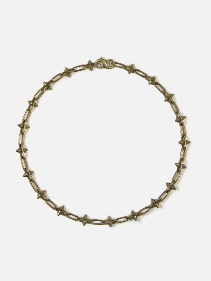 COLAR DE PEQUENOS ESPIGÕES DE LATÃO por atacado de llayers