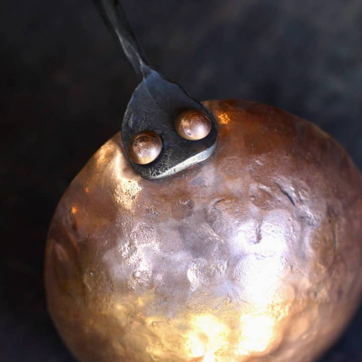 Wicks Forge - Vente Louches - Louche en cuivre et acier - Manche à feuilles2