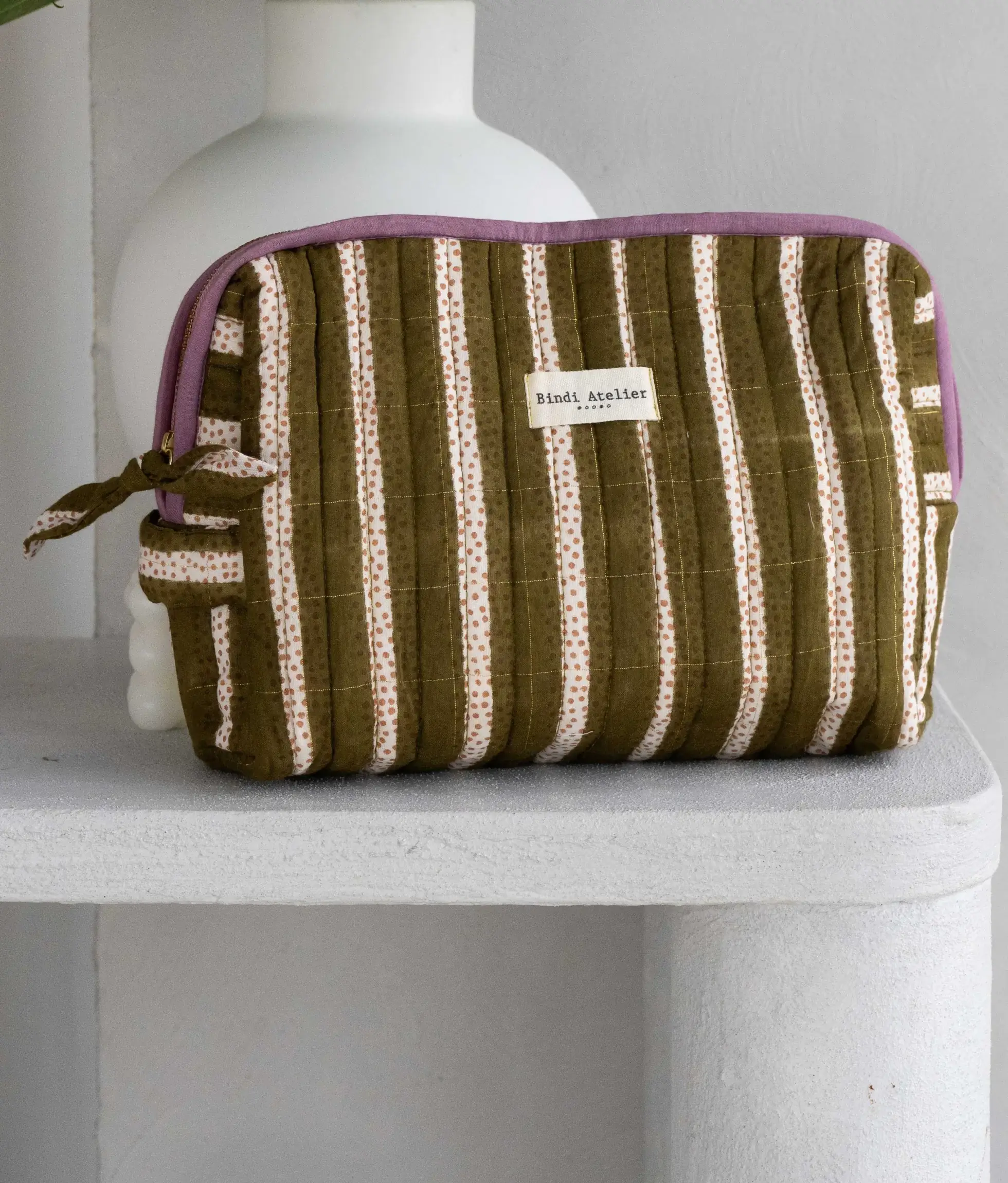 Bindi Atelier - Wholesale Toilettasset - Dames - Gekwilt katoenen toilettas met blokprint - Bala Verde1