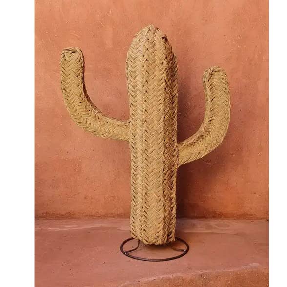 Doum-kaktus i flettet halm på fod for engroshandel hos Terracotta Design LTD