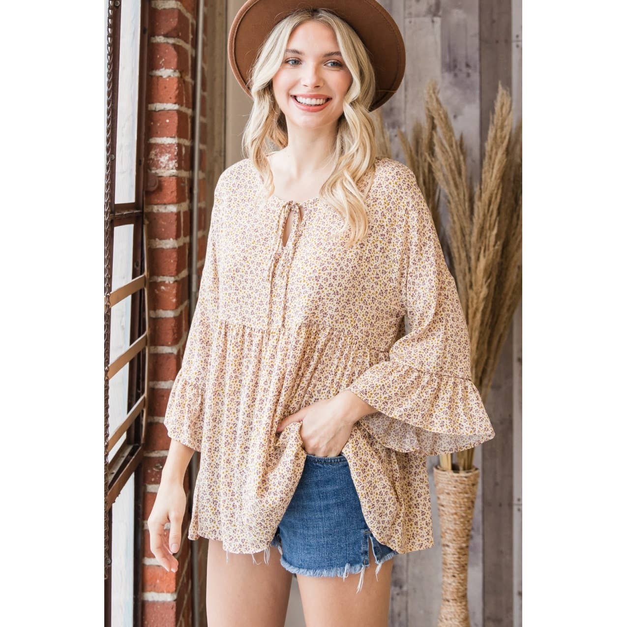 Veveret - Wholesale Blouse - Women's - Floral Tie Front Shirred Empire Top -Cream2