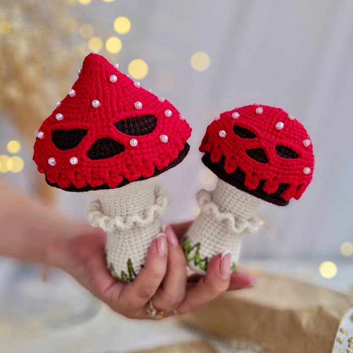 Champignon empoisonné effrayant au crochet, décor effrayant d'Halloween pour la vente par TOMOPOD LLC
