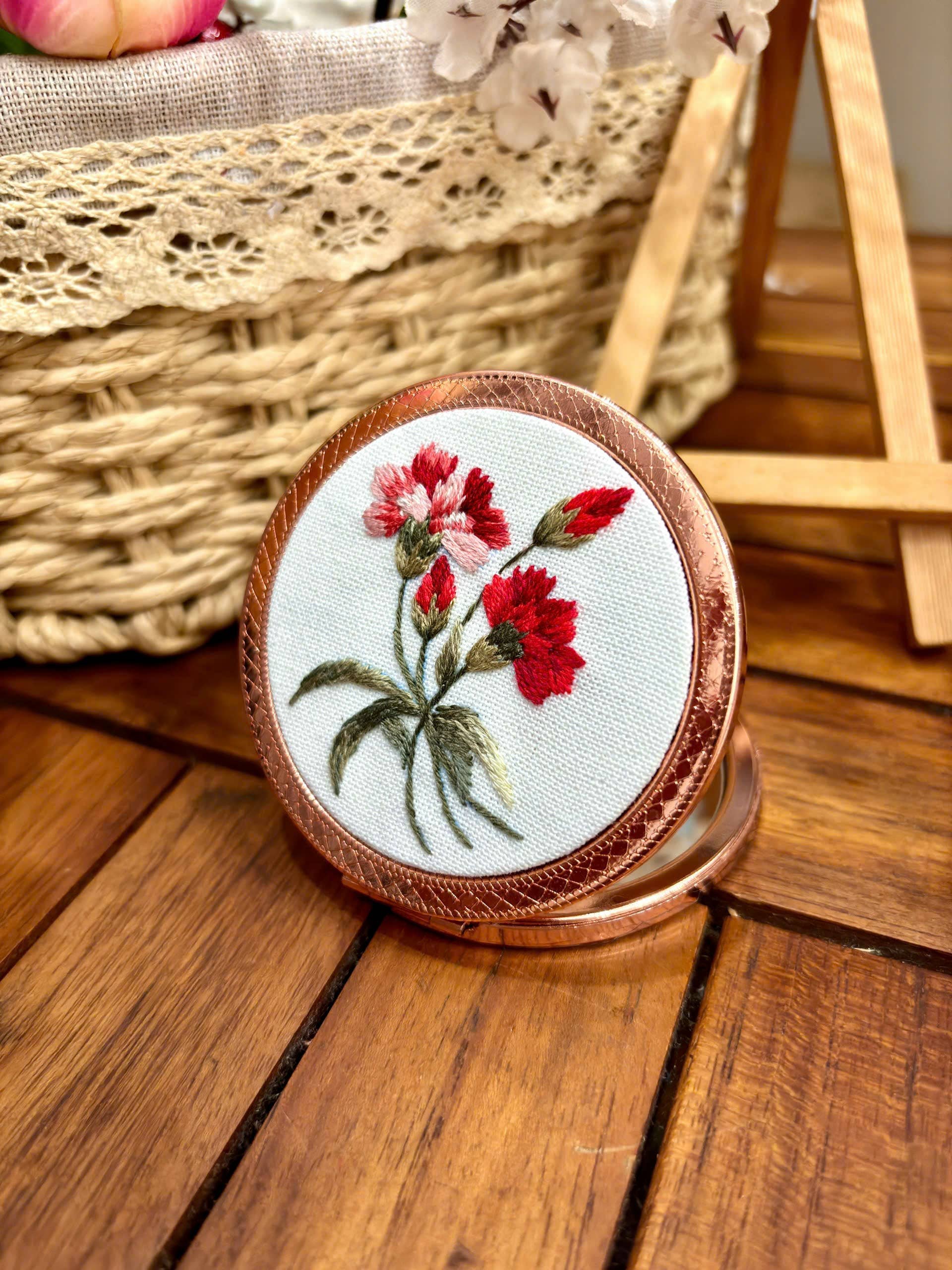 Maple Dream Store – Engroshandel Kompaktspejl – Premium Vintage Blomstret Håndbroderet Lommespejl21