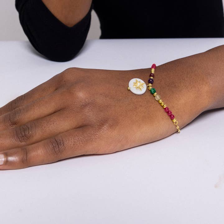 Luxenter - Wholesale Charm/Dangle Bracelet - Pulsera de Madreperla Blanca acabada en oro amarillo de 18k - Zador3