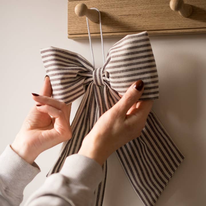 Hudson Home - Wholesale Decorative Tabletop Object - Cream and Beige Gingham Hanging Bow3