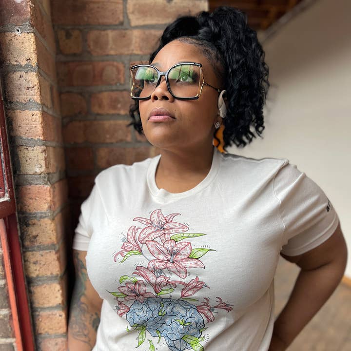 T-shirt Unissexo "A Cura Cria Raízes" Cérebro Floral por atacado de Artery Ink