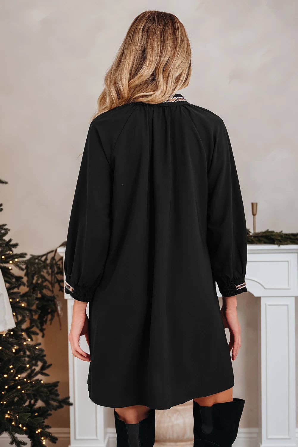 Lovesoft – Vestido - Mulher por atacado – Vestido Mini Shift com Manga a 3/4 e Decote em V com Contraste Preto1