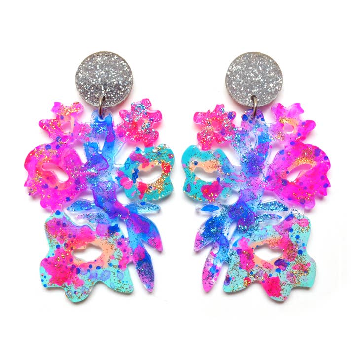 Pendientes de resina de flores y acrílico cortado con láser para venta al por mayor de Boo and Boo Factory