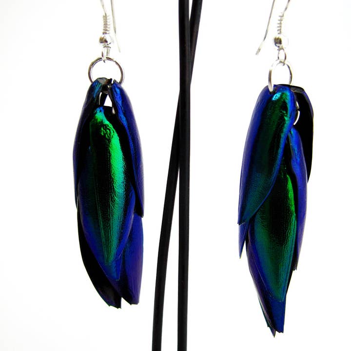 Tika – Engroshandel Hængeøreringe og creoløreringe – Øreringe med smaragdgrønne billevinger2