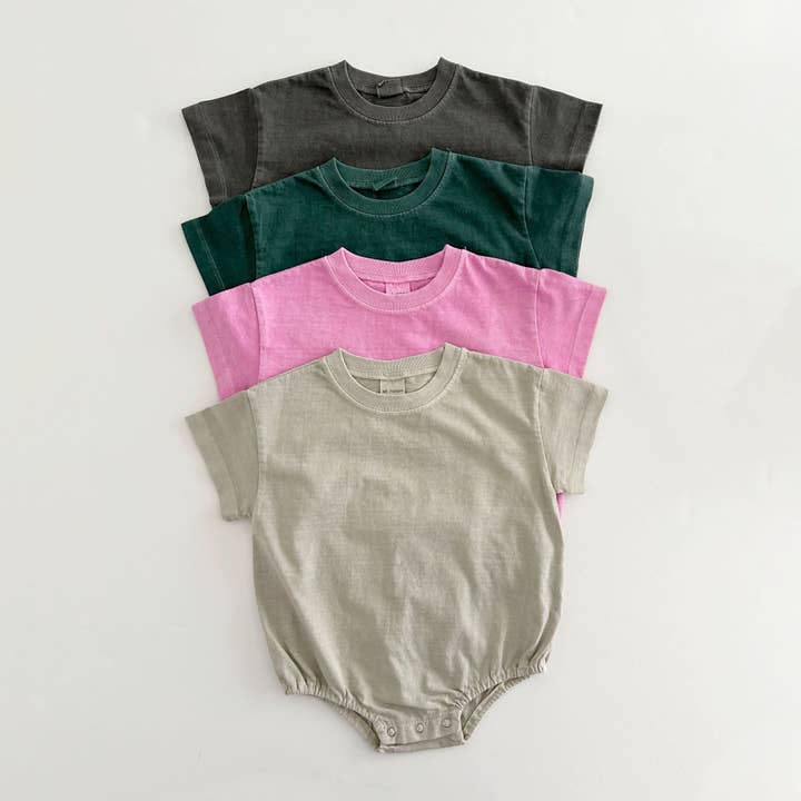 Barboteuse en t-shirt teinté pour bébé (3-18 m) - 4 couleurs pour la vente par At Noon