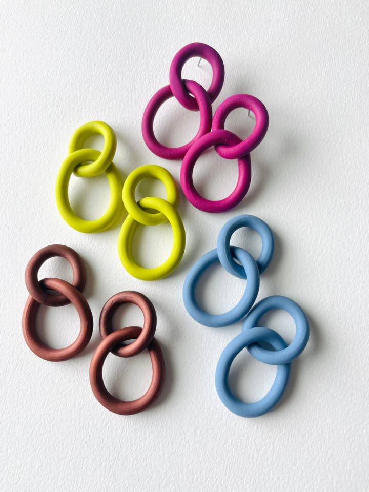 Pendiente Dani | Pendientes de eslabones orgánicos | Pendientes modernos para venta al por mayor de Wyeth Jane