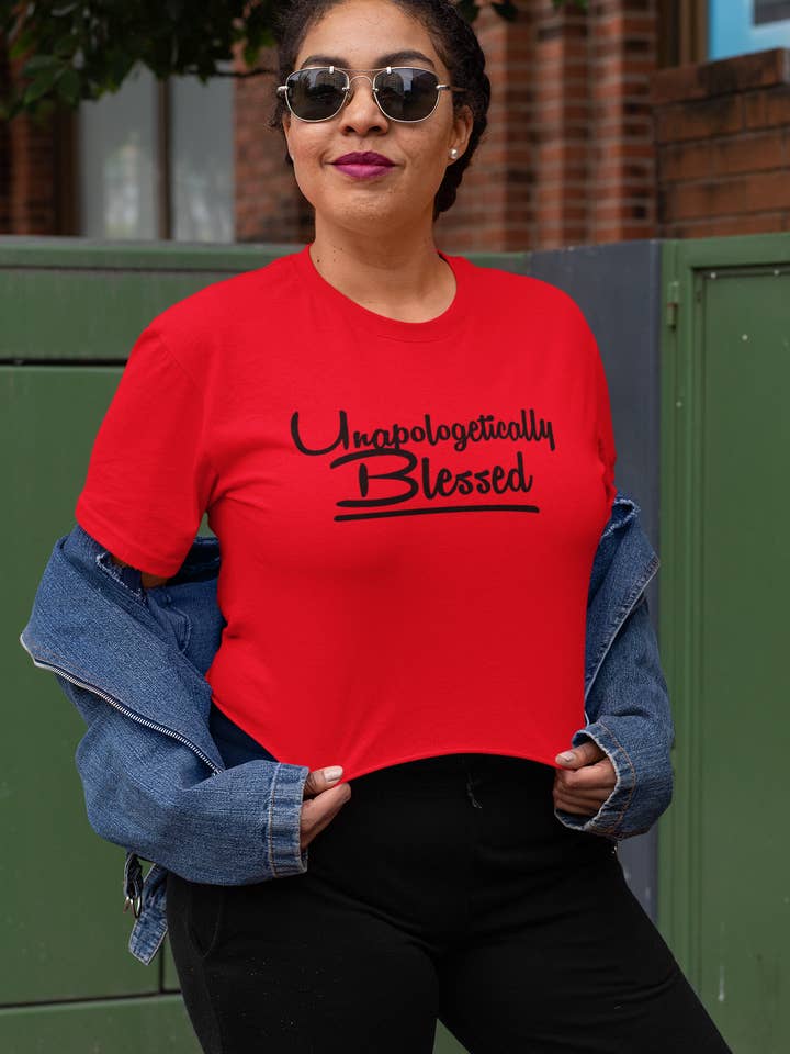 T-shirt court béni sans excuses pour la vente par Kolored On Purpose