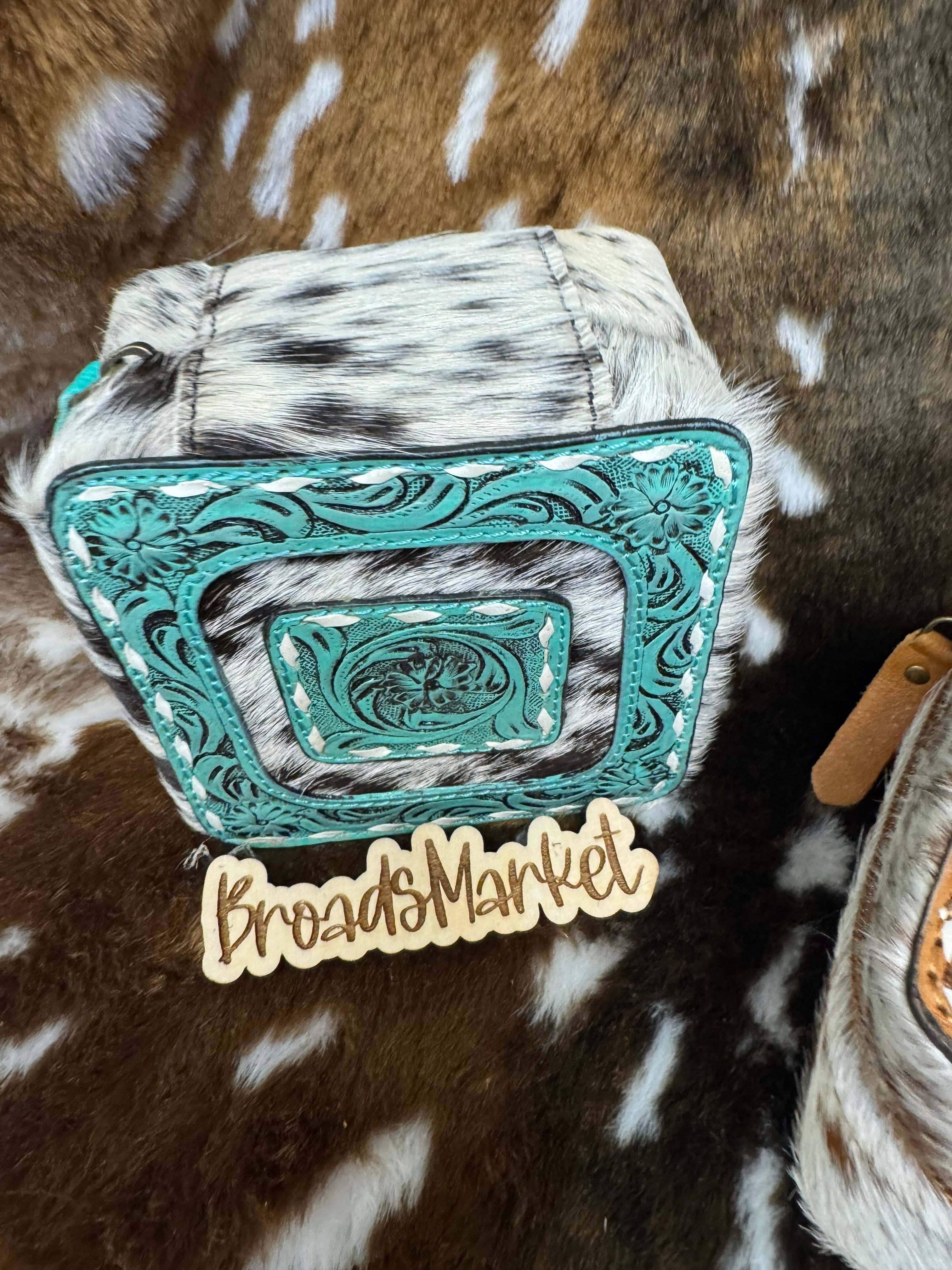 Beige Hermosos estuches de joyería de cuero repujado y piel de vaca de venta al por mayor en Faire4