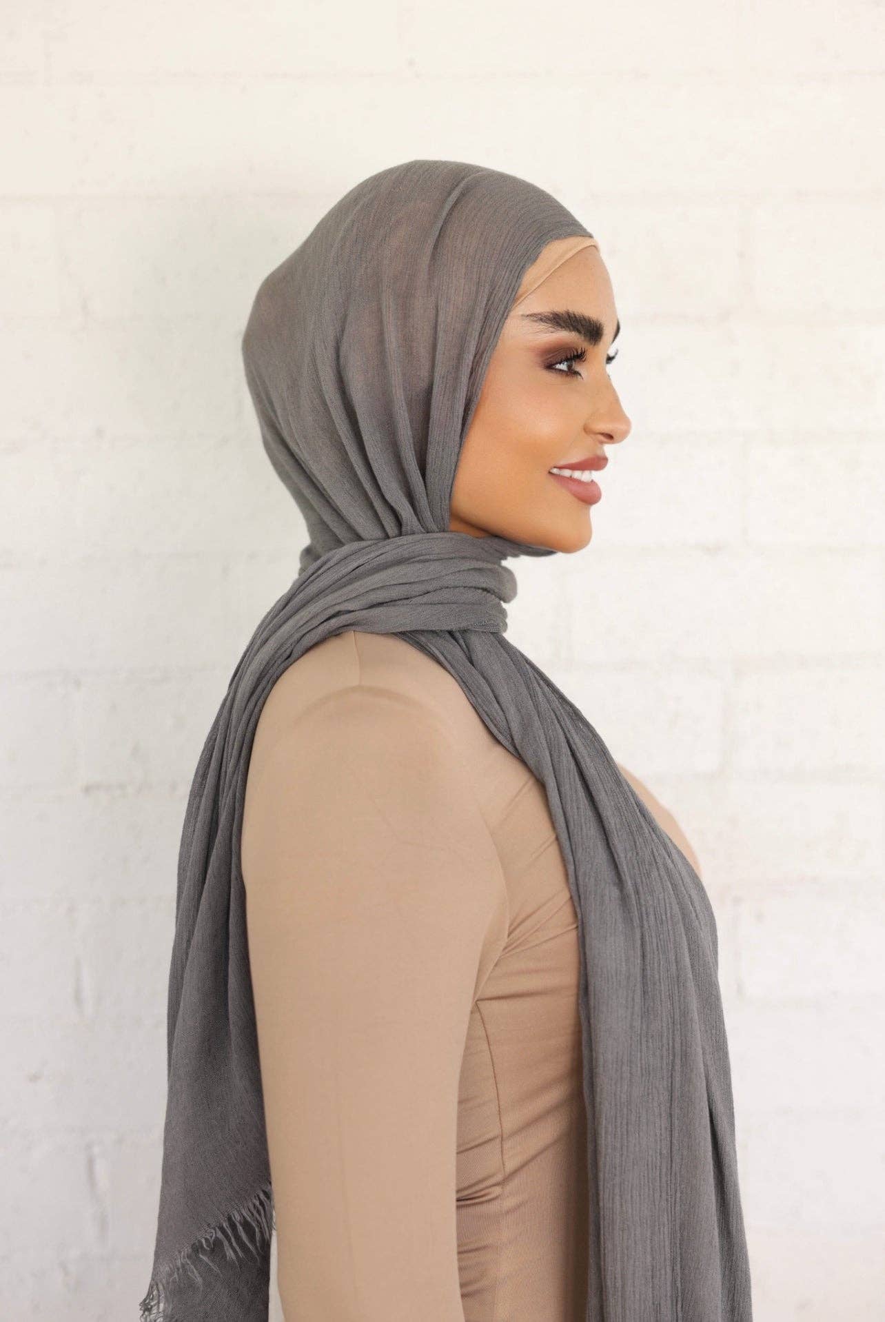 Mod Squad – wholesale Hijab - Dam – Luxe Rayon Hijab med fläckig kant - CHARCOAL4