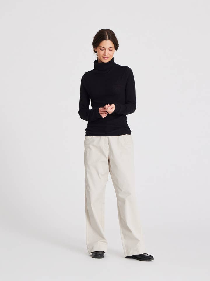 Cathrine L/S Strickrollkragen GOTS 243975 - Schwarz für den Großhandel von gai-lisva