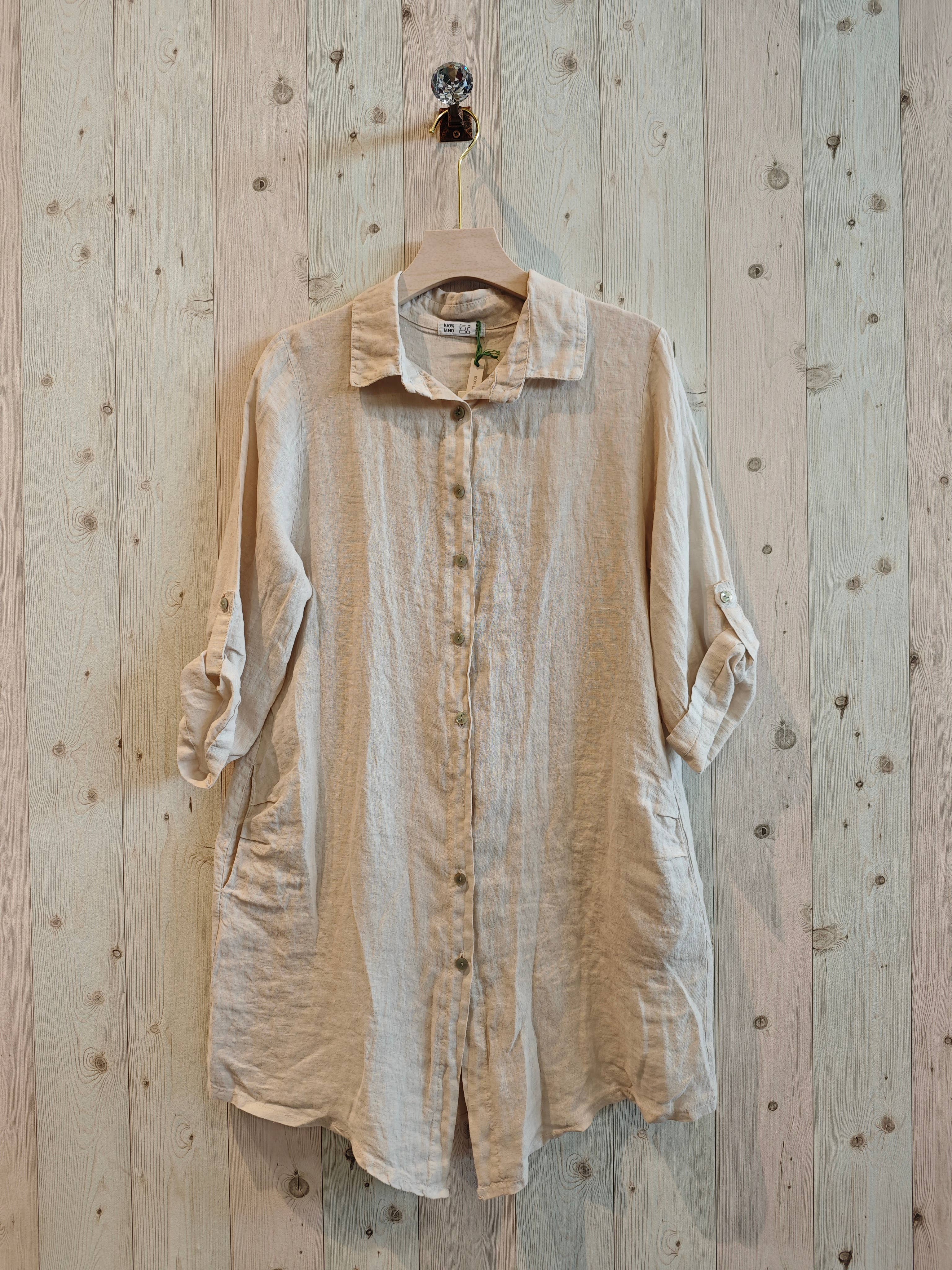 Linen & More – Engroshandel Skjorte med buttondown – til kvinder – REF 89075 kort skjortekjole i 100 % hør3