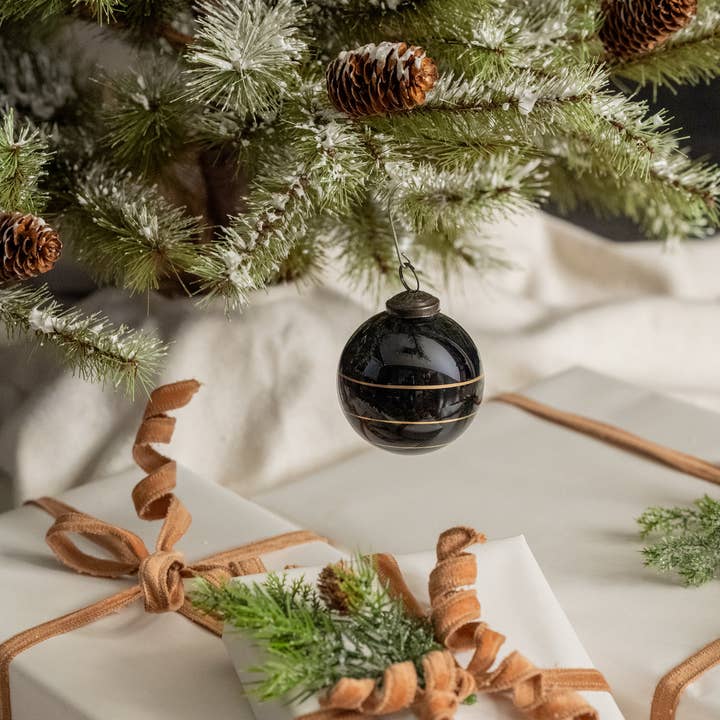 Ragon House - Vendita all'ingrosso Decorazione - PALLINA NERA DA 3" CON STRISCIA DORATA0