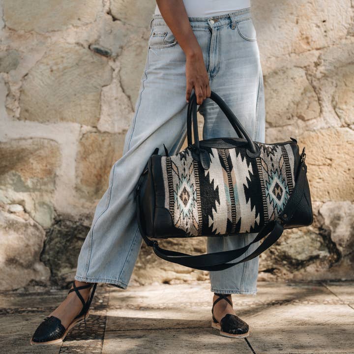 AMASOUK - Wholesale Weekender Bag - Women's - Looking Glass Weekender Bag3