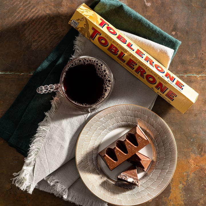 CANDYLO - Wholesale Chocolate Bar - Toblerone Swiss Milk Chocolate 100g