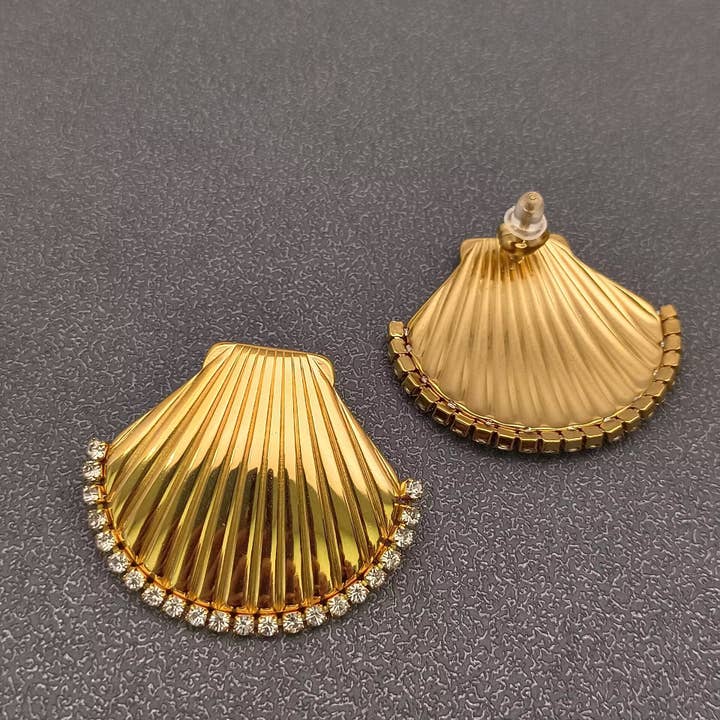 Mio Queena - Wholesale Dangle Earrings - FGS - Inlaid CZ 18K Gold Plated SS Scallop Earrings