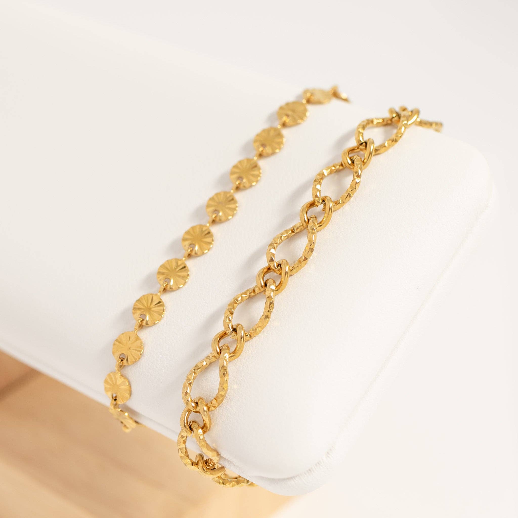 WJW - Wholesale Link & Chain Bracelet - 18K Gold PVD Stainless Steel Hammered Oval Chain Bracelet6