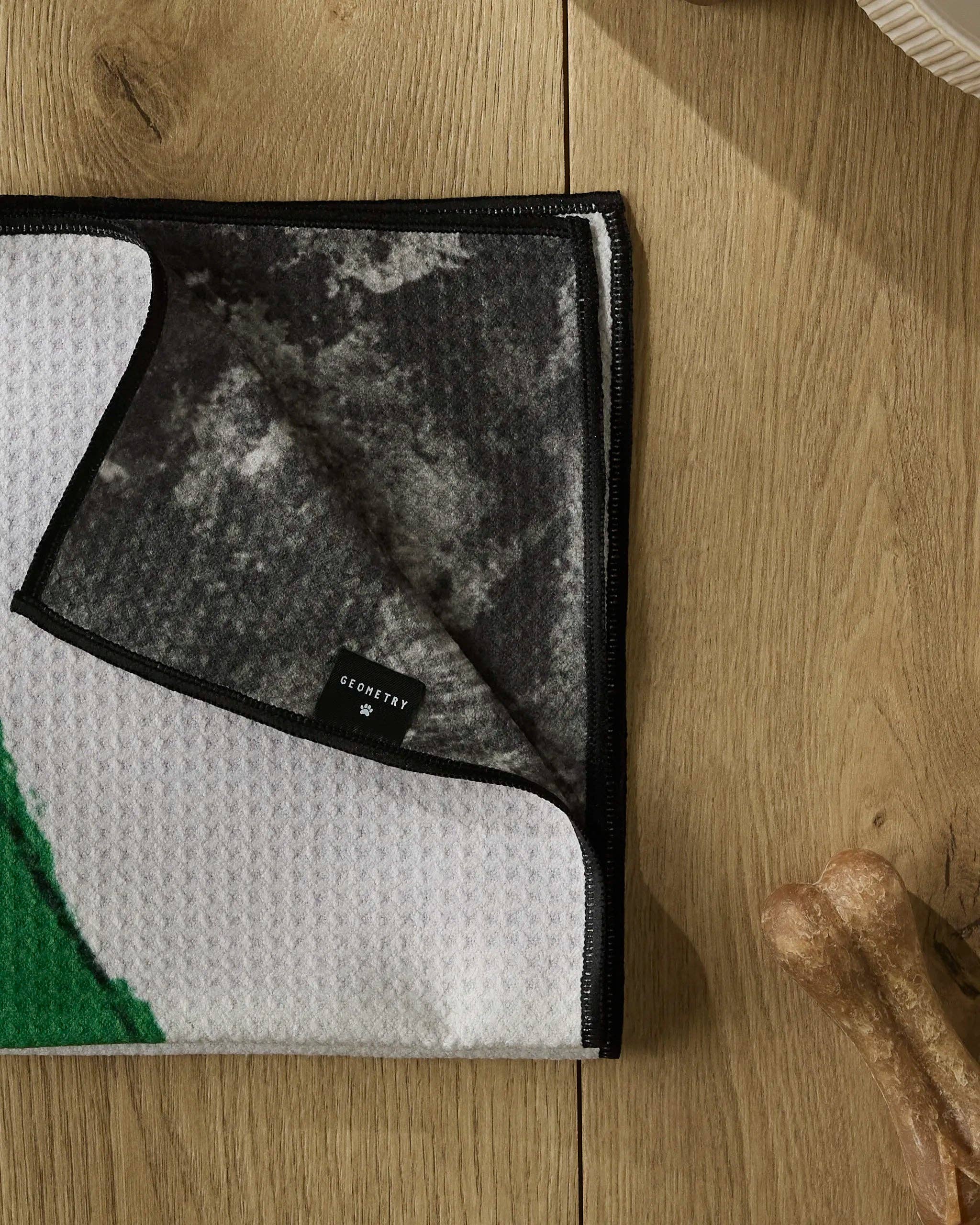 Geometry - Wholesale Pet Towel - Dog - Silly Stocking Paw Towel3