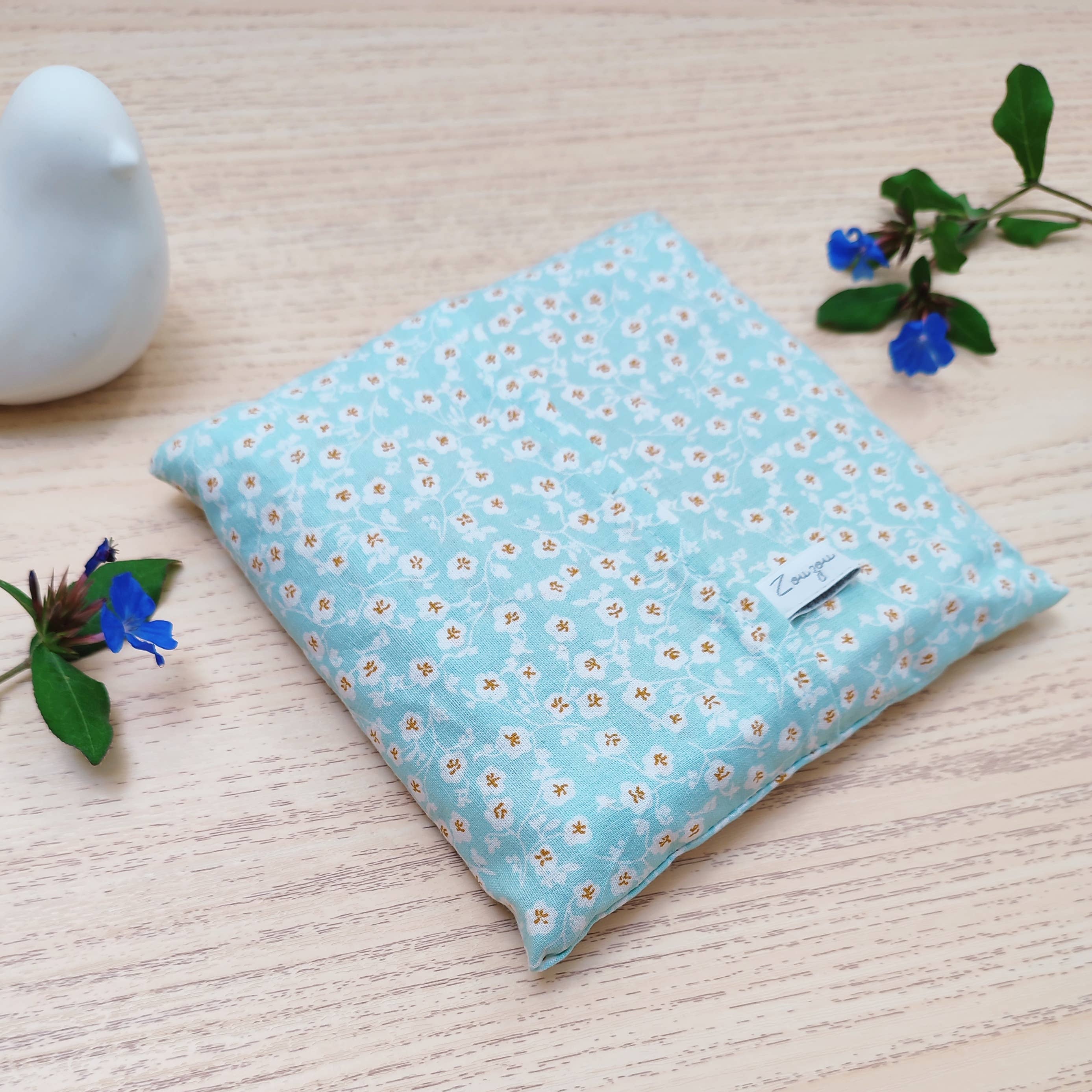 ZOUZOU CAILLOUX - Wholesale Hot/Cold Compress - Cherry pit heating pad small flowers - 15 cm x 15 cm1
