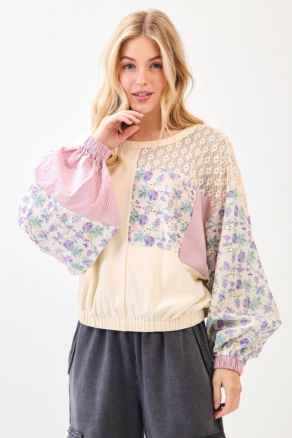 mittoshop - Wholesale Sweatshirt - Women's - FLORAL PRINT EYELET PATCHWORK BALLOON SLEEVE TOP5