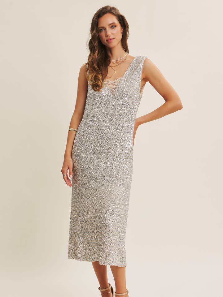 SKINNENDE CHAMPAGNE PALJETTER BLONDE-INDLÆG MIDI KJOLE for engroshandel hos in february