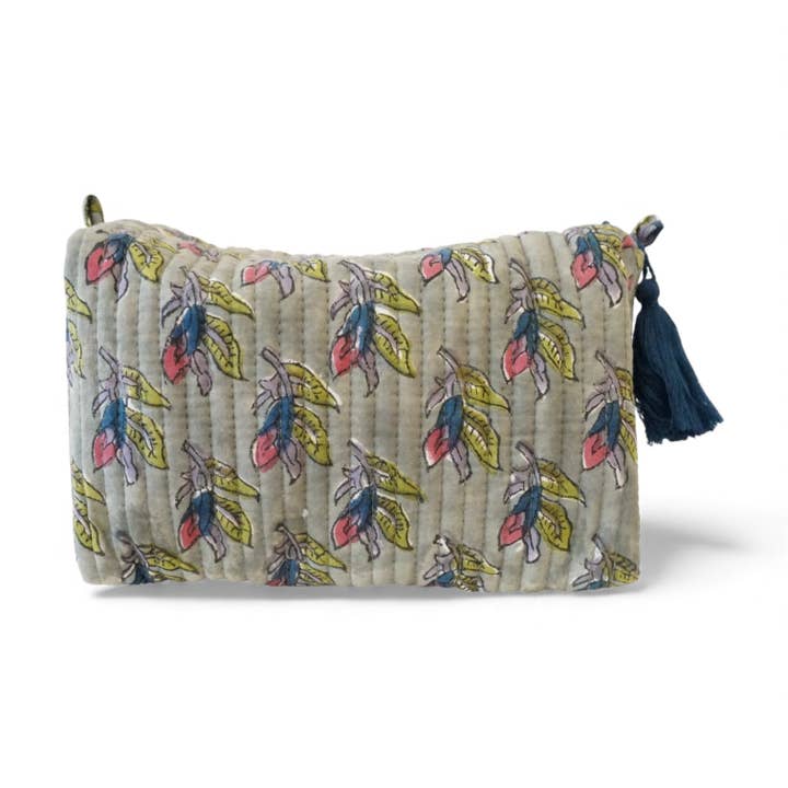 Printed cotton toiletry bag No. 100 for wholesale by Claire Beaugrand