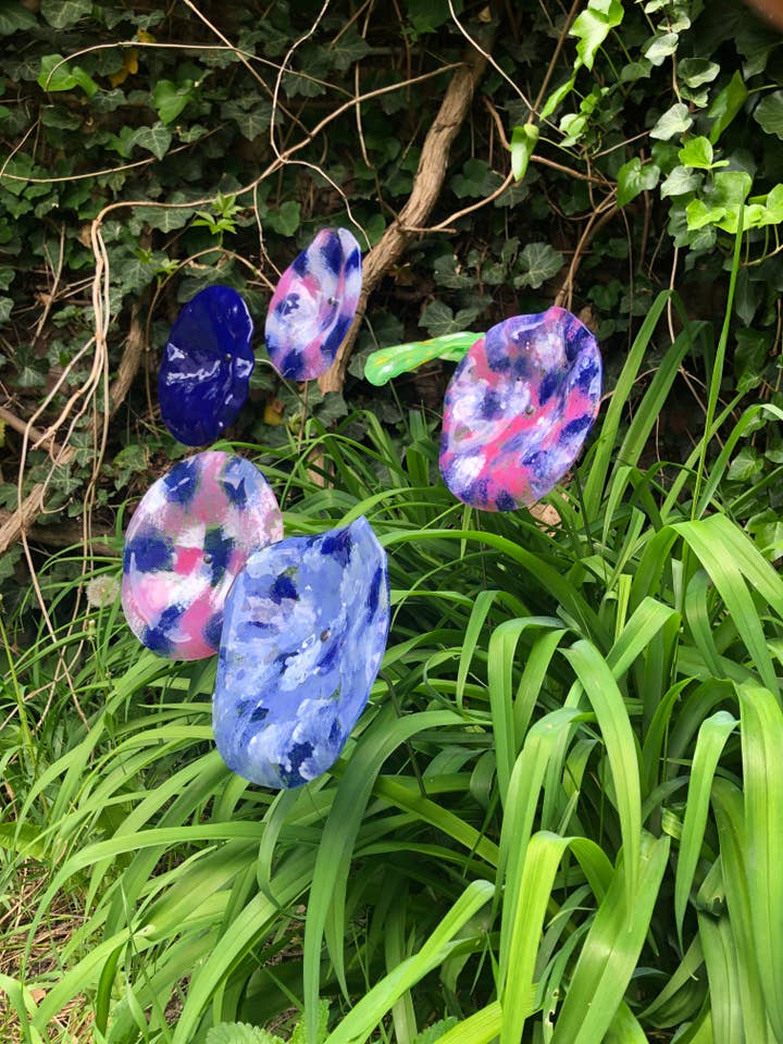 Flor de cristal grande para exterior en color blanco azulado para venta al por mayor de CARNEOL GLASS