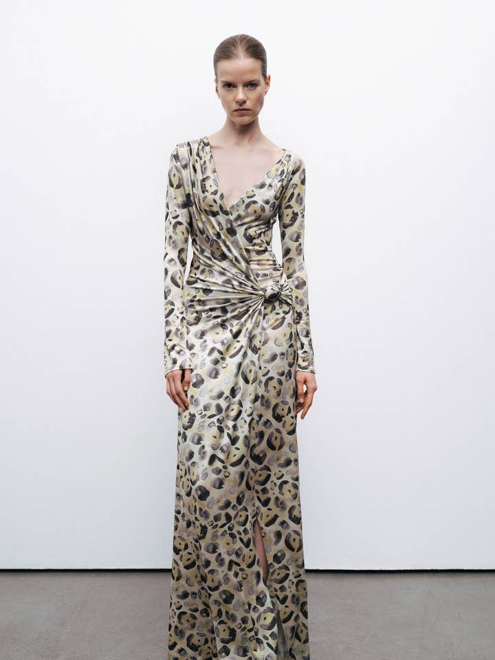 Variant Twist Detail Maxi Dress for wholesale on Faire0