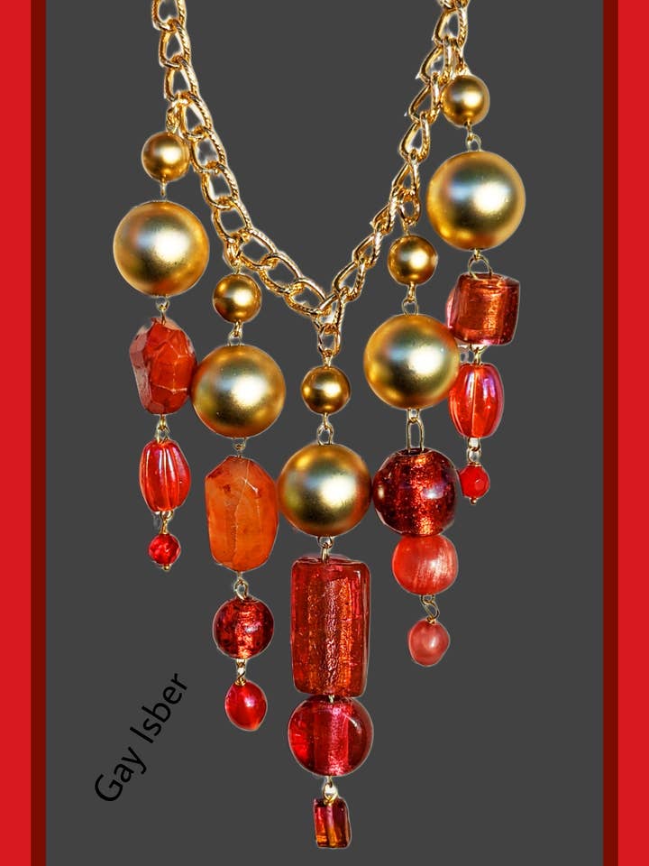 Art Statement halsketting met roze, koraal, oranje en gouden kralen voor wholesale door Gay Isber Designs