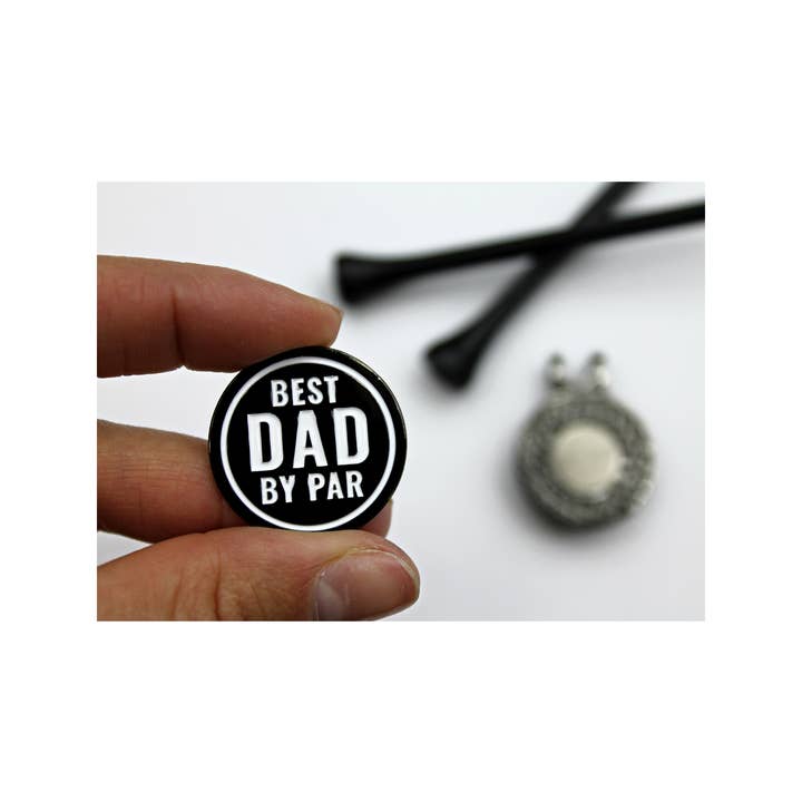 MULLIGAN HOOLIGAN® - Wholesale Gag Gift/Novelty Gift - Best Dad by Par Golf Ball Marker + Magnetic Hat Clip