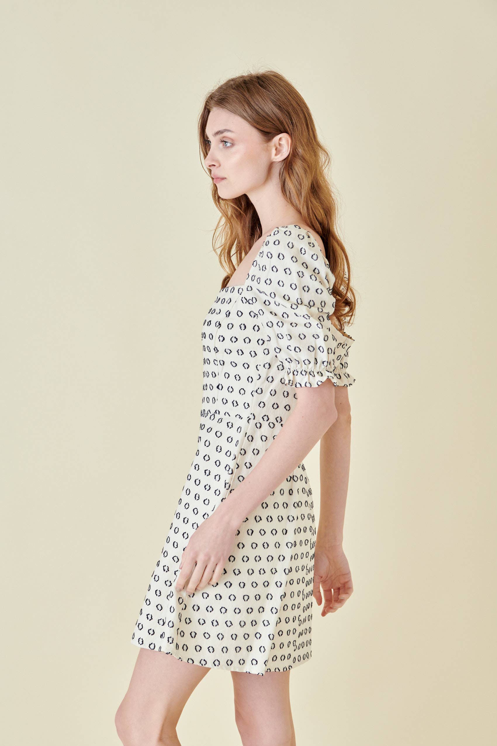 OFFWHITE Minikjole med linnedtryk m/puffærmer - DI4833 for engroshandel på Faire2