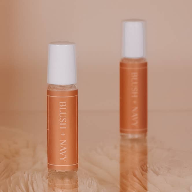 Blush + Navy Profumo Roll On - Collezione Dawn per la vendita all'ingrosso da parte di Aria Rose Bath Co