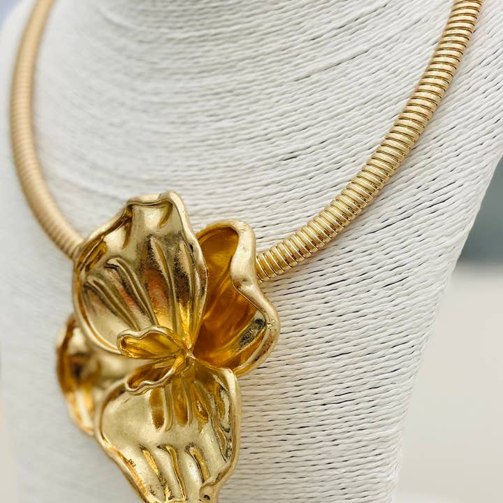 TWO FORTY TWO - Wholesale Choker/Collar - CHIC - Vintage Flower Choker (matte gold) NK524