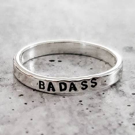 Anello in argento Sterling BADASS per la vendita all'ingrosso da parte di Salt and Sparkle