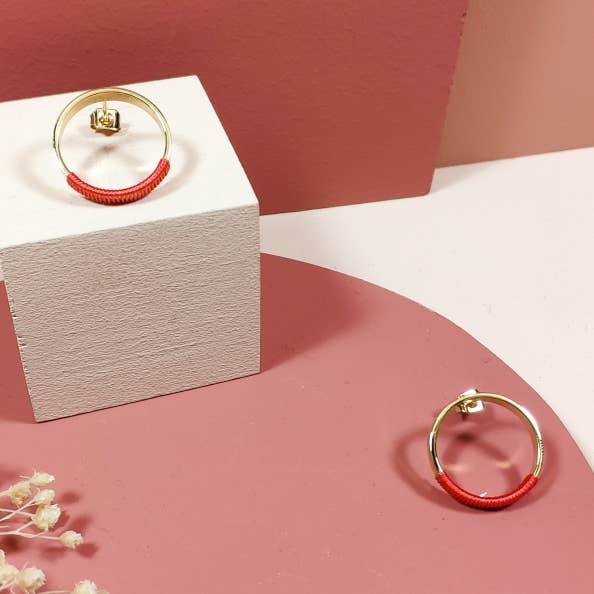 Spegelpolerade ringörhängen Mage för wholesale av Kathleen Bellonde