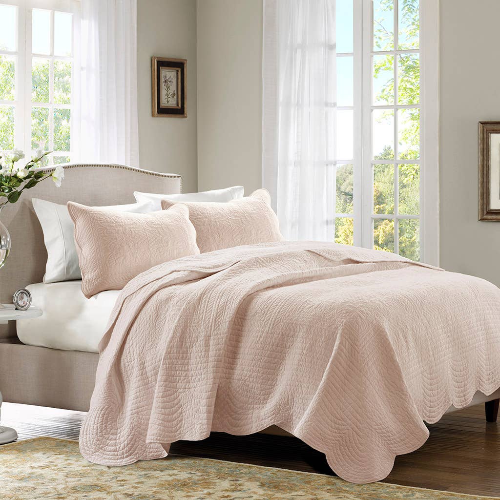 Olliix - Wholesale Bedding Set - Farmhouse Scalloped Edge 3-Piece Coverlet Quilt Set2