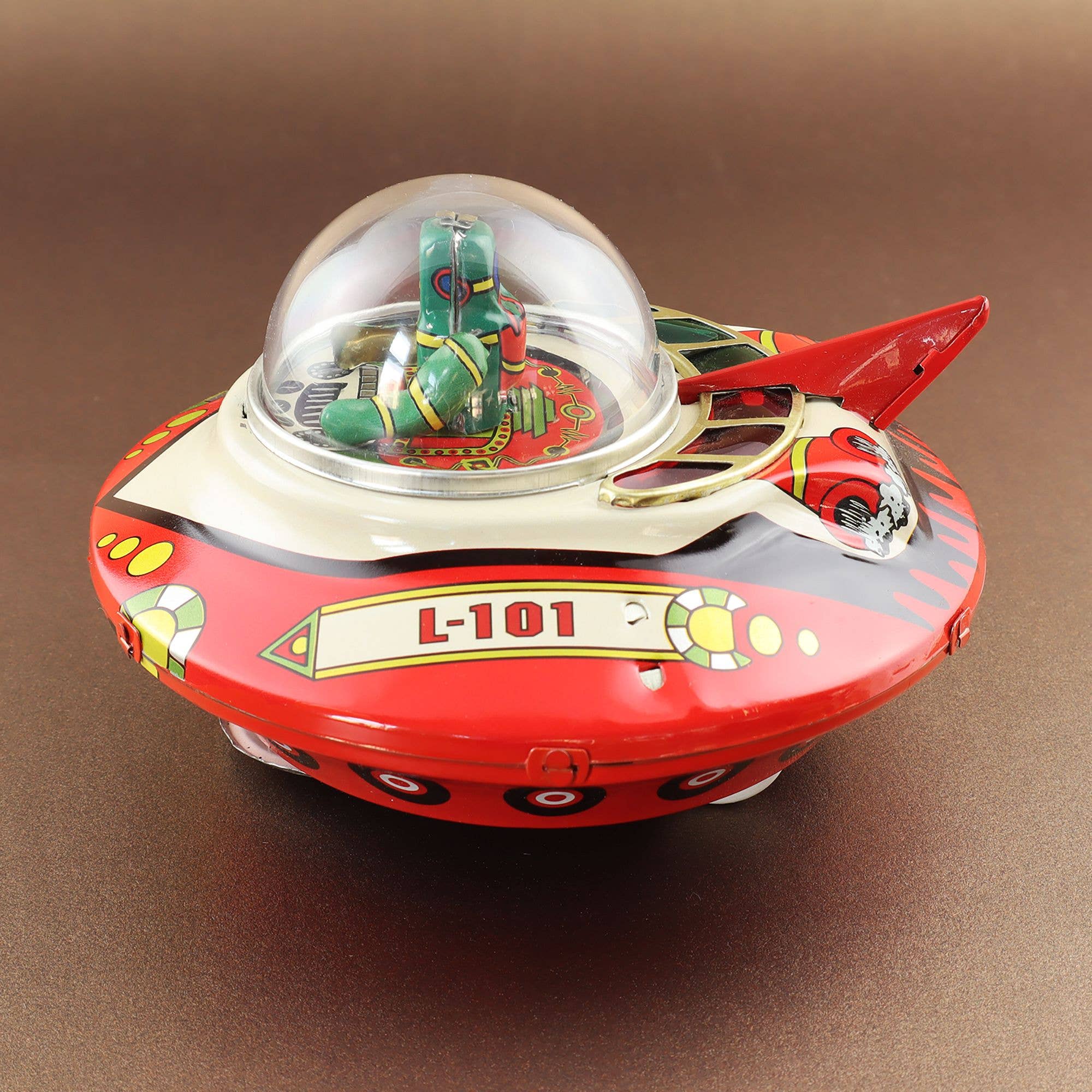 Tribal Trade GmbH - Wholesale Decorative Figurine - Spaceship Commandership Tin Robot7