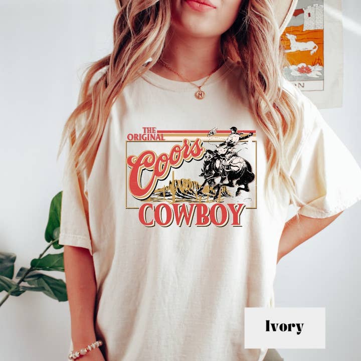 Chemise western Cowboy en ivoire, t-shirt de rodéo pour la vente par Woven Wonder Apparel
