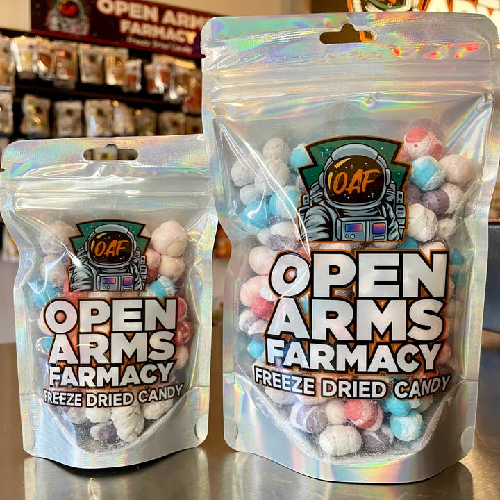 Open Arms Farmacy gevriesdroogde taart en zoete bessenkers 4oz voor wholesale door Open Arms Farmacy