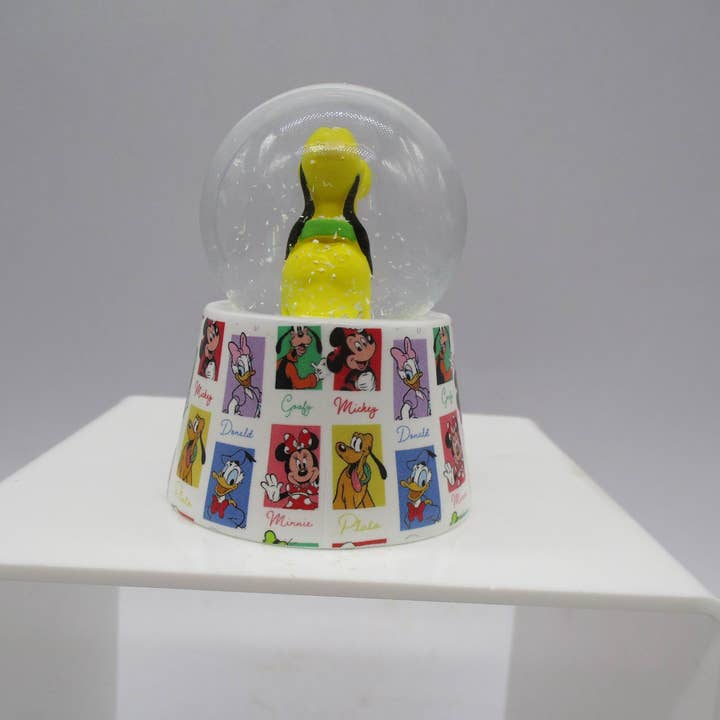 Silver Buffalo - Wholesale Snow Globe - Disney Pluto Boxed 45mm Light Up Snow Globe3