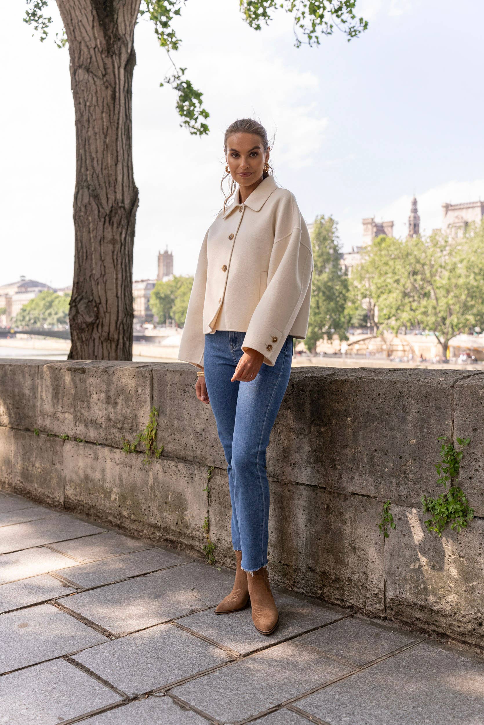 Attentif Paris - Vendita all'ingrosso Cappotto - Donna - Cappotto corto oversize artigianale in misto lana48