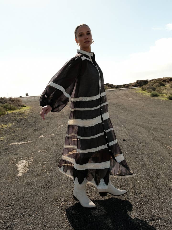 Ophira klänning för wholesale av PURPLE QUEEN