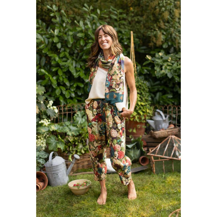 Market of Stars (USA) - Wholesale Scarf - Women's - Stay Gold Scarf with Rabbits, Bees and Flowers4